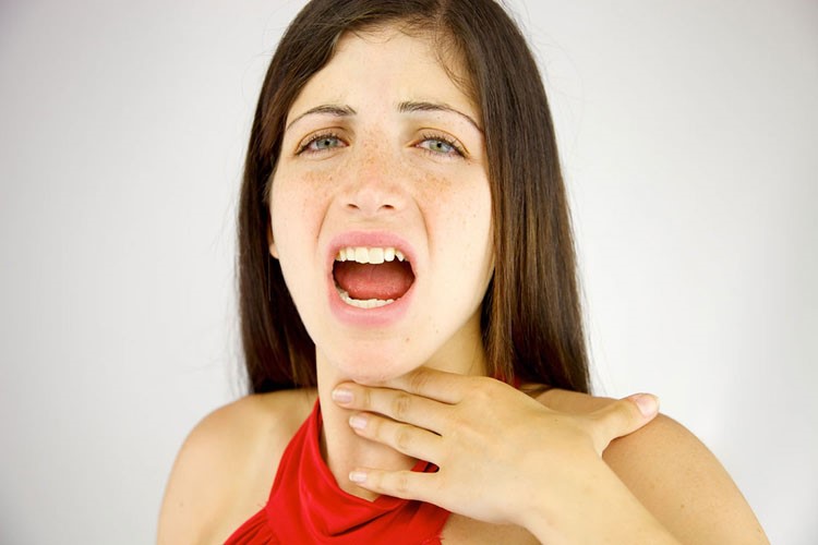 گرفتگی صدا پس از جراحی تيروئيد